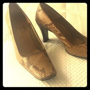 Snake design square toe